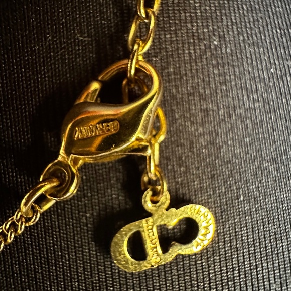 Christian Dior CD in Necklace: in Heart with Rhinestone - Picture 9 of 14